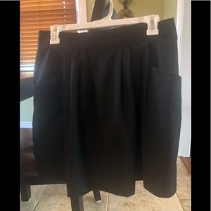 GAP like new pleated light weight skirt with pockets